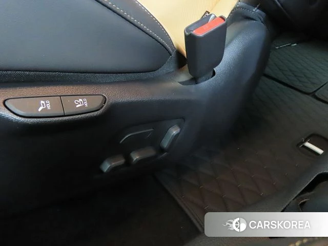 Kia Carnival 4th generation 2023 Белый из Кореи, фото 4