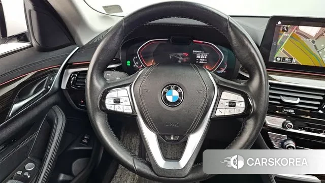 BMW 5 Series (G30) 2022 Белый из Кореи, фото 4