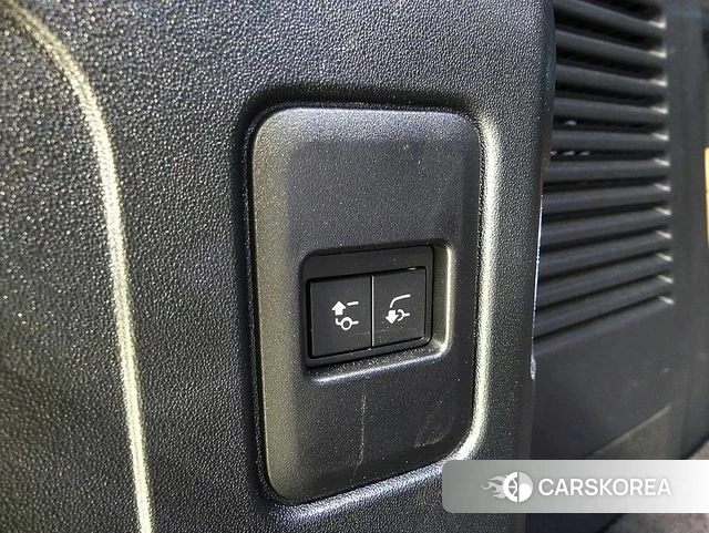 Land Rover Defender (L663) 2023 Черный из Кореи, фото 4