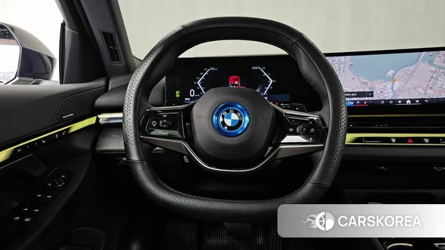 BMW 5 Series (G60) 2024 Черный из Кореи, фото 4