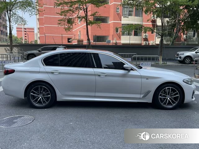 BMW 5 series PHEV 2021 Белый из Китая, фото 4