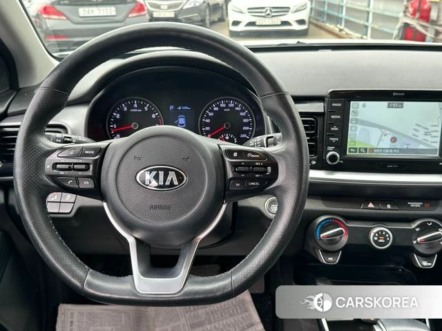 Kia Stonic 2018 Белый из Кореи, фото 4