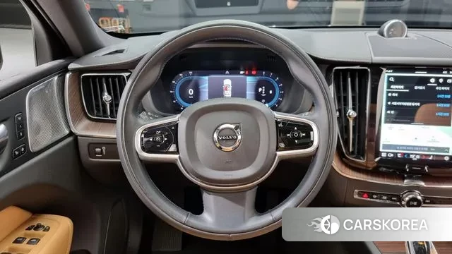 Volvo XC60 second Generation 2022 Черный из Кореи, фото 4