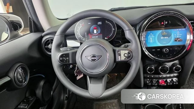 Mini Cooper 2022 Жемчужный цвет из Кореи, фото 4