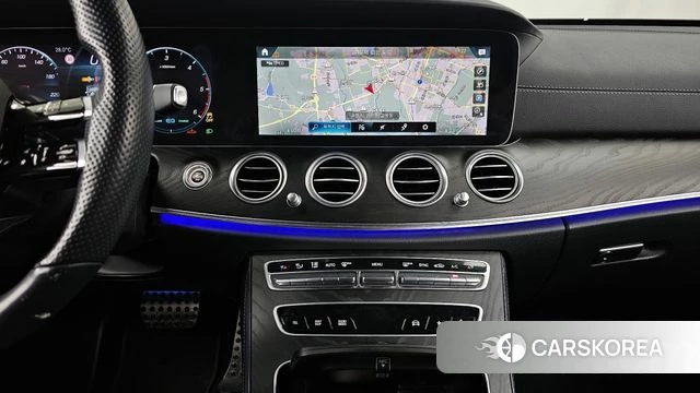Mercedes-Benz E-Class W213 2022 Белый из Кореи, фото 4