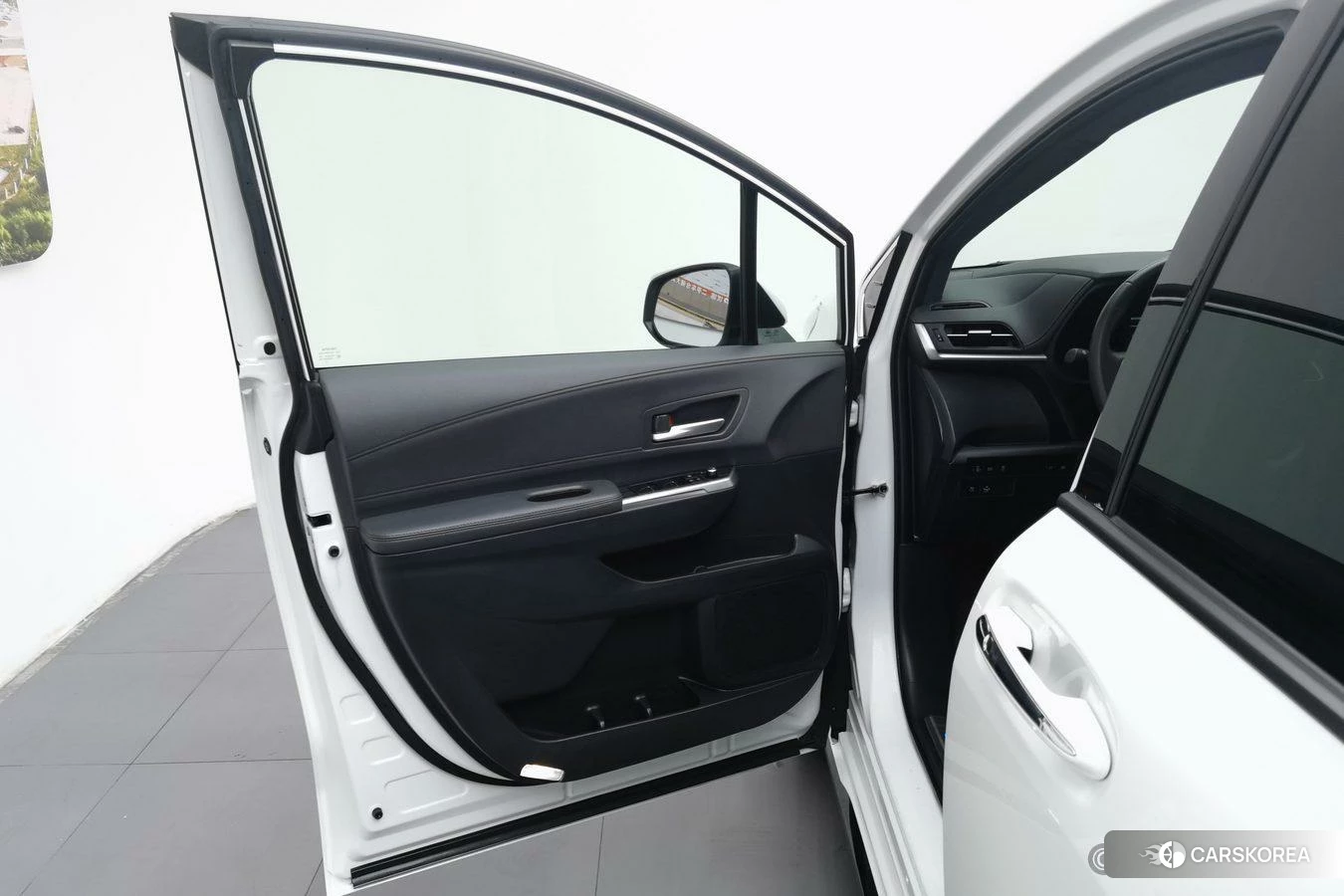 Toyota Sienna 2021 Белый из Китая, фото 4