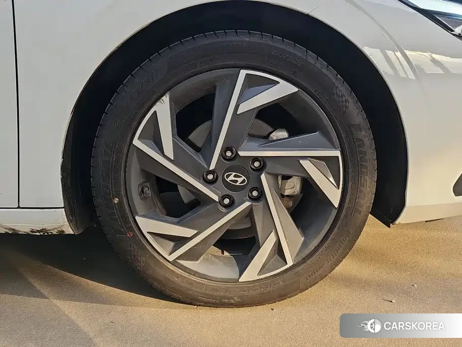 Hyundai Elantra 2025 Белый из Китая, фото 4