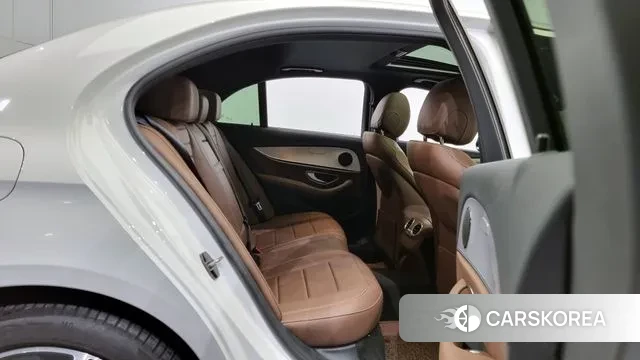 Mercedes-Benz E-Class W213 2021 Белый из Кореи, фото 4