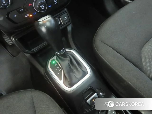 Jeep Renegade 2018 Черный из Кореи, фото 4