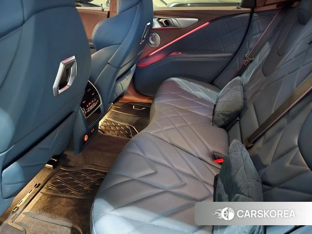 BMW XM (G09) 2023 Цвет галактики из Кореи, фото 4