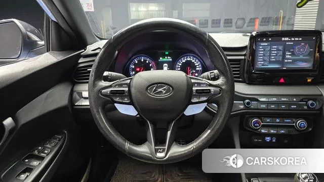 Hyundai Veloster (JS) 2018 Светло-серебряный цвет из Кореи, фото 4