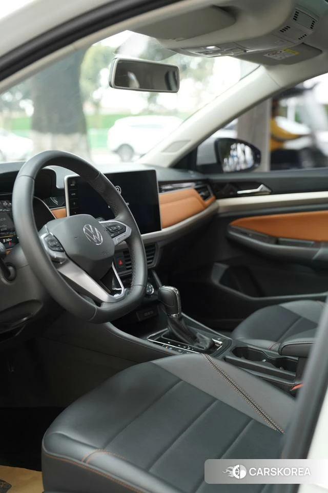 Volkswagen Bora 2024 Белый из Китая, фото 4