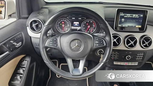 Mercedes-Benz B-Class W246 2018 Белый из Кореи, фото 4