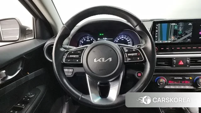Kia The New K3 2nd generation 2021 Белый из Кореи, фото 4