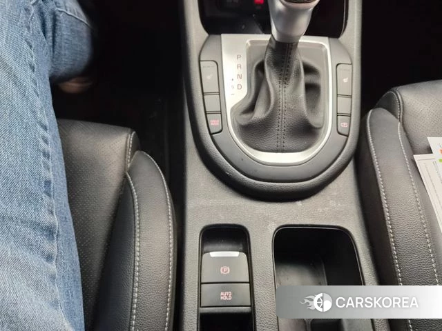 Kia The New K3 2nd generation 2022 Белый из Кореи, фото 4