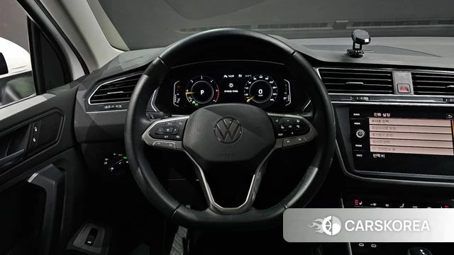 Volkswagen Tiguan second Generation 2022 Белый из Кореи, фото 4