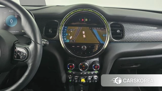 Mini Cooper Electric 2022 Черный из Кореи, фото 4