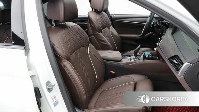 BMW 5 Series (G30) 2021 Белый из Кореи, фото 4