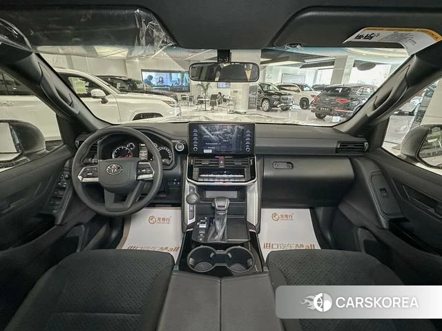 Toyota Land Cruiser (imported) 2024 Белый из Китая, фото 4