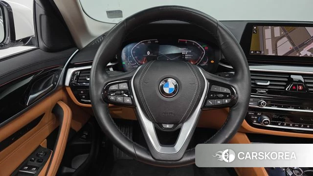 BMW 5 Series (G30) 2020 Белый из Кореи, фото 4