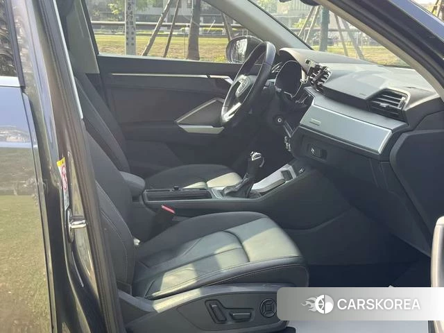Audi Q3 2020 Темно-серый из Китая, фото 4