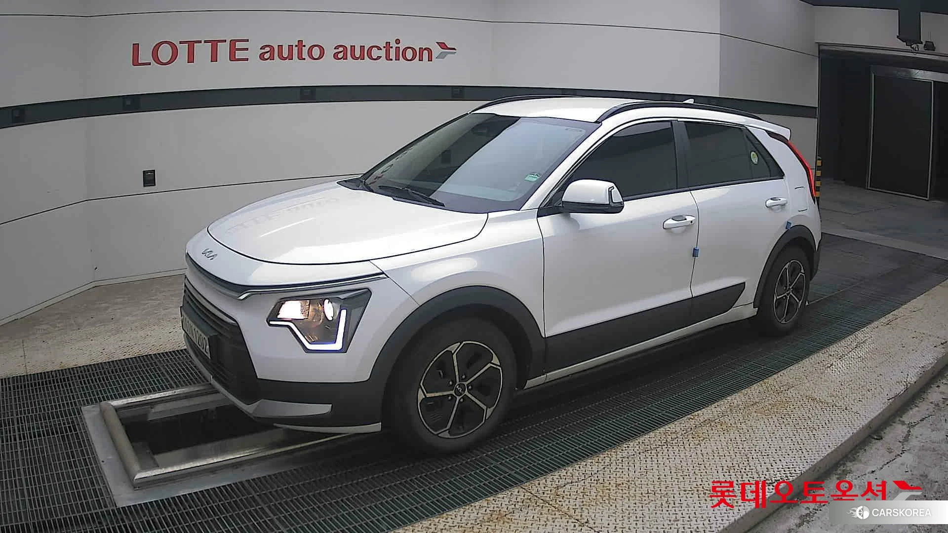 Kia Niro Hybrid 2022 Белый из Кореи, фото 4