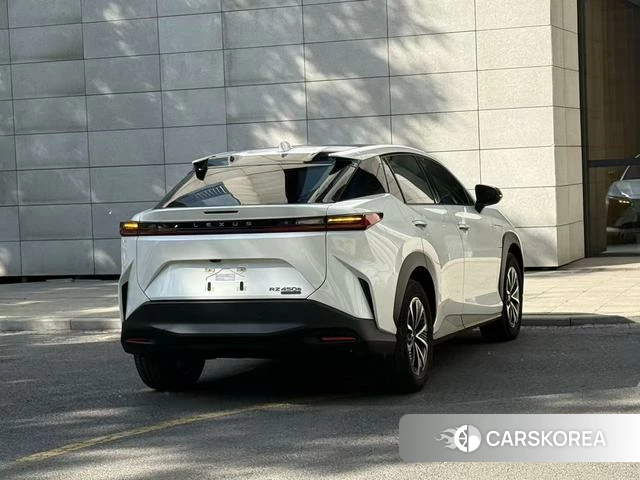 Lexus RZ 2023 Белый из Китая, фото 4