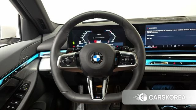 BMW 5 Series (G60) 2025 Белый из Кореи, фото 4