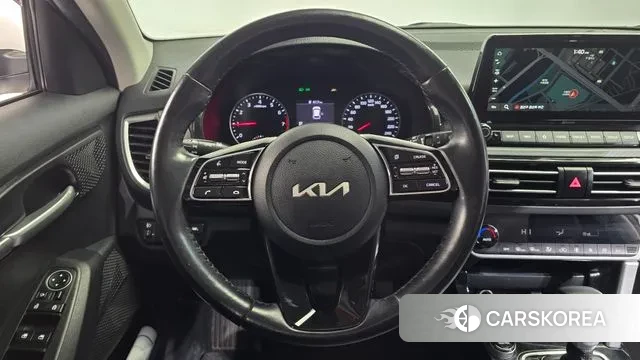 Kia Seltos 2022 Белый из Кореи, фото 4