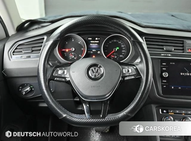 Volkswagen Tiguan second Generation 2018 Белый из Кореи, фото 4