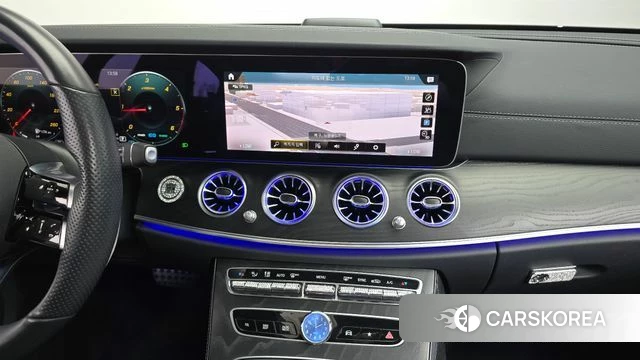 Mercedes-Benz E-Class W213 2022 Белый из Кореи, фото 4