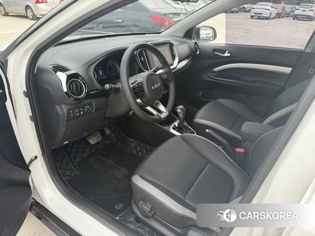 Kia Yi Ran 2024 Белый из Китая, фото 4
