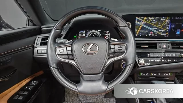 Lexus ES300h 7th generation 2022 Серебристо-серый из Кореи, фото 4