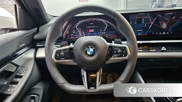 BMW 5 Series (G60) 2025 Белый из Кореи, фото 4