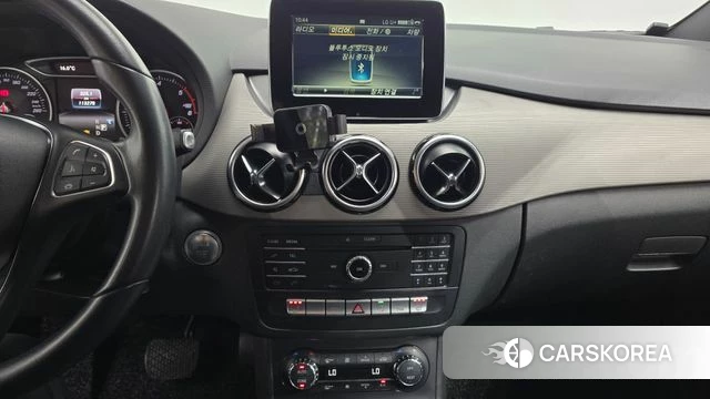 Mercedes-Benz B-Class W246 2018 Белый из Кореи, фото 4