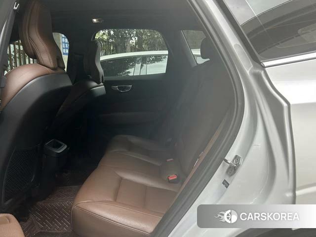 Volvo XC60 2021 Белый из Китая, фото 4