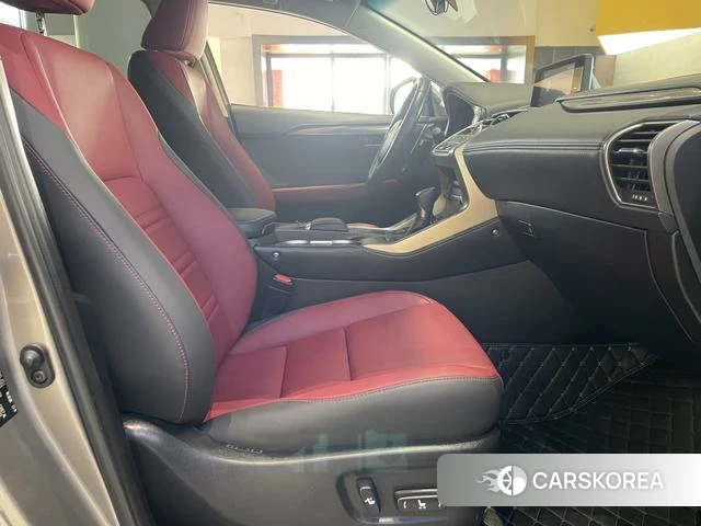 Lexus NX 2021 Серебристо-серый из Китая, фото 4