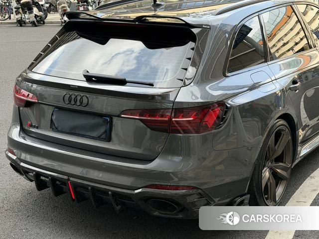Audi RS 4 2021 Темно-серый из Китая, фото 4