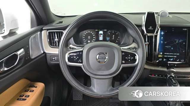 Volvo XC60 second Generation 2019 Белый из Кореи, фото 4