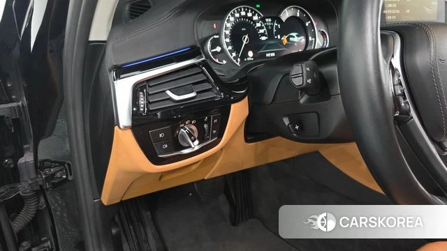 BMW 5 Series (G30) 2018 Черный из Кореи, фото 4