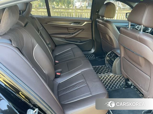 BMW 5 series 2022 Черный из Китая, фото 4
