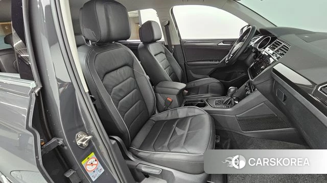 Volkswagen Tiguan second Generation 2020 Серый из Кореи, фото 4
