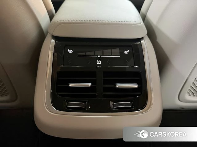 Volvo XC60 second Generation 2026 Белый из Кореи, фото 4