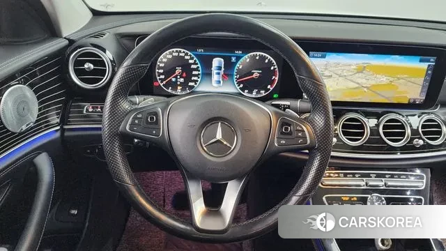 Mercedes-Benz E-Class W213 2018 Белый из Кореи, фото 4