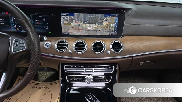 Mercedes-Benz E-Class W213 2018 Черный из Кореи, фото 4
