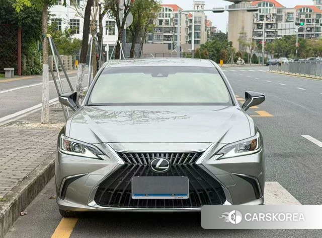 Lexus ES 2023 Серебристо-серый из Китая, фото 4