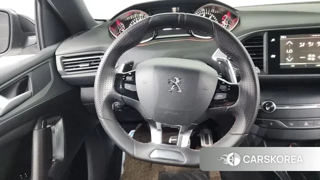 Peugeot 308 second generation 2019 Белый из Кореи, фото 4