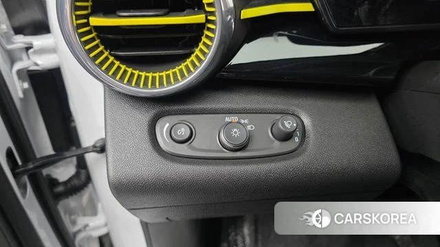 Chevrolet (GM Daewoo) Trax Crossover 2024 Белый из Кореи, фото 4