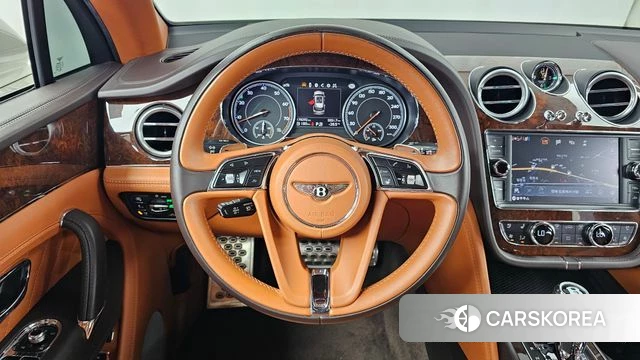 Bentley Bentayga 2018 Жемчужный цвет из Кореи, фото 4