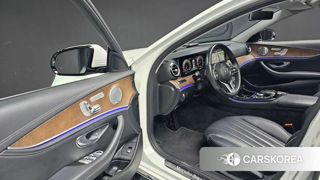 Mercedes-Benz E-Class W213 2019 Белый из Кореи, фото 4